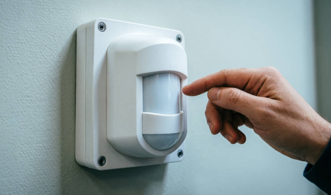Motion Sensor Only Motion Sensor Guide: Types, Arduino, ESP32, PIR, mmWave & Applications